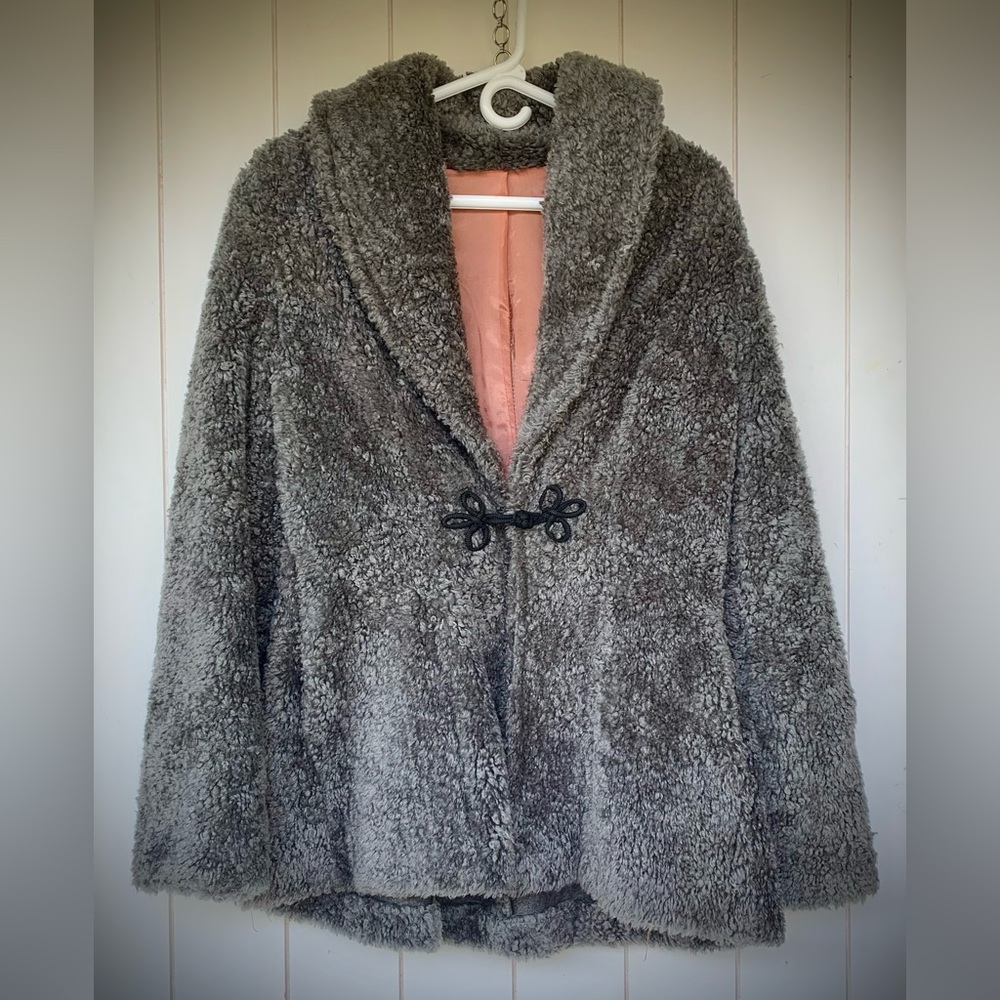 Vintage Women’s Faux Persian Lamb Curly Wool. Grey. Satin Lining.